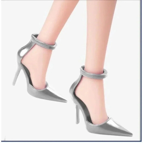 Mint Barbie Signature Lucille Ball Tribute Doll #GXL16 I Love Lucy w/Stand COA - Picture 3 of 7